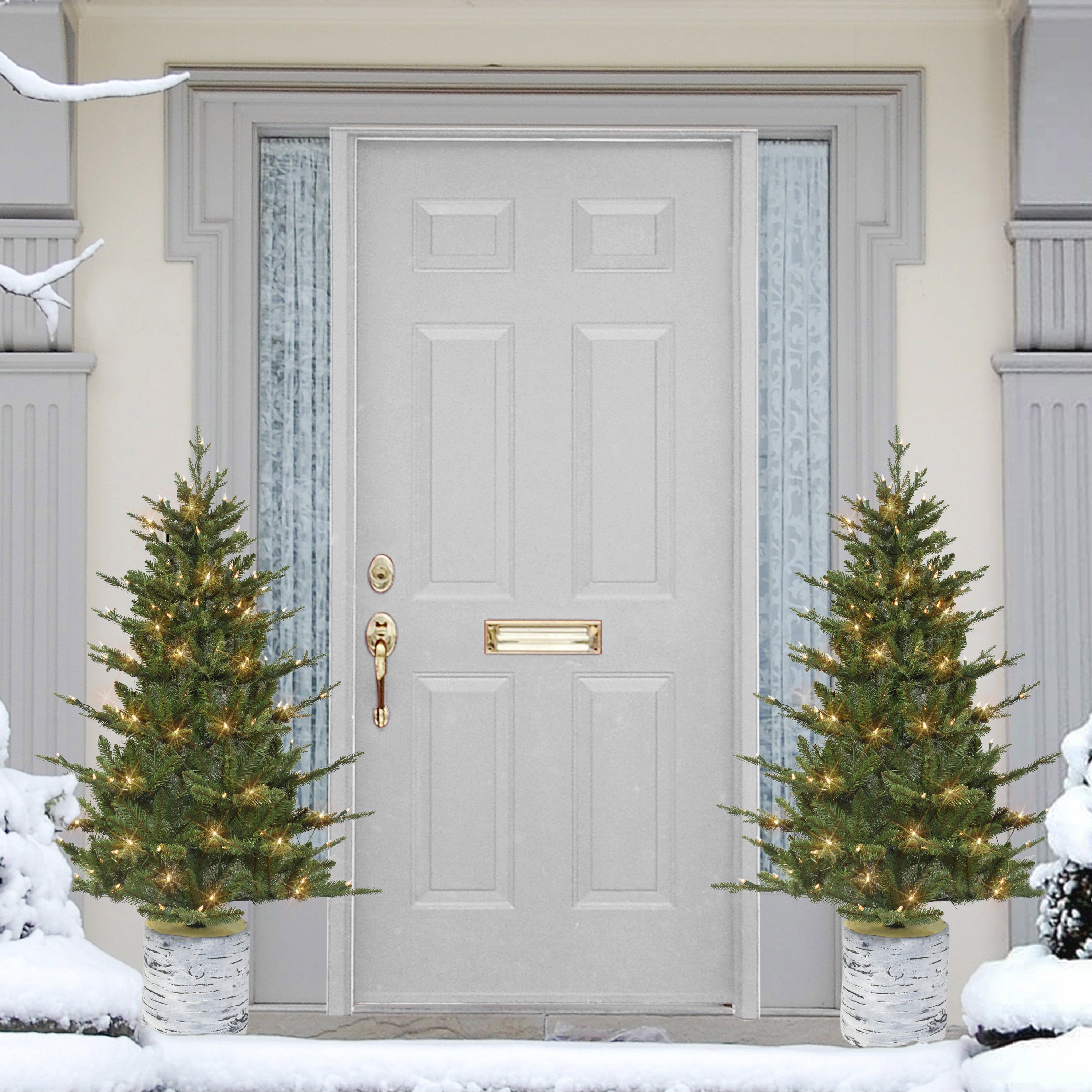 4.5ft Pre-lit Potted Tree